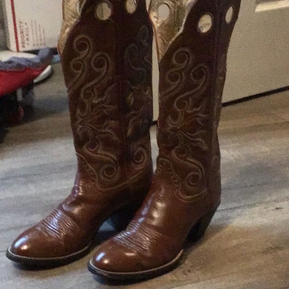 Women’s cowboy boots